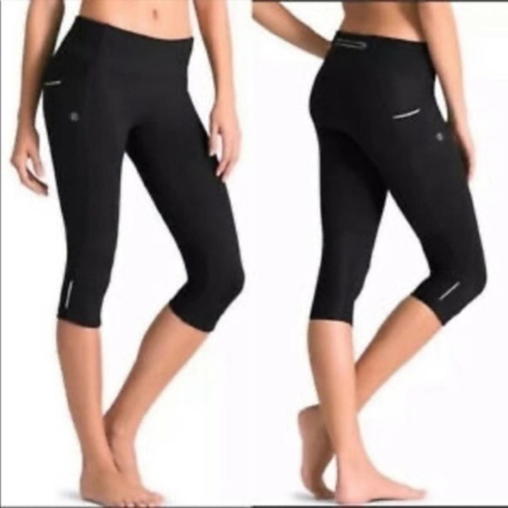 Athleta Be Free Black Crop Capri Reflective Pocket Legging Size Small